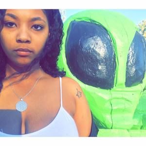 Meet your Posher, Shay-marie